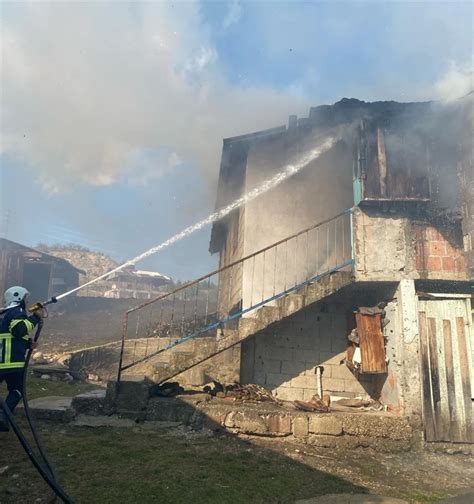 Adana'da müstakil evde çıkan yangın hasara neden oldu - Son Dakika Haberleri